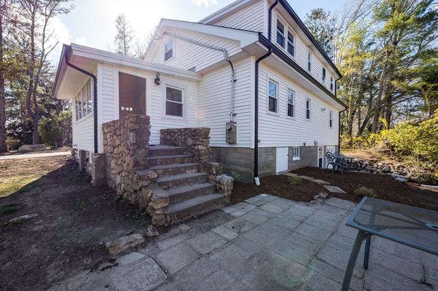 28 Indian Neck Rd, Wareham, MA 02571