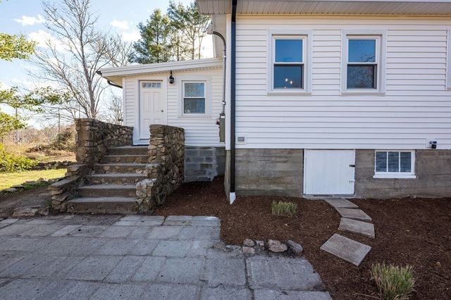 28 Indian Neck Rd, Wareham, MA 02571