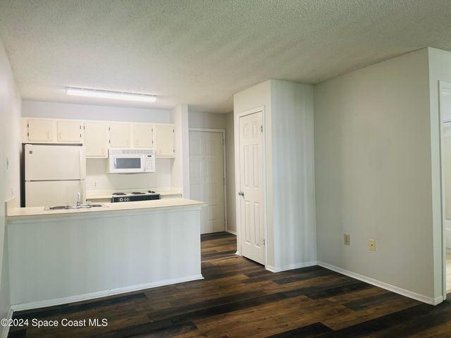 225 S Tropical Trail 722, Merritt Island, FL 32952