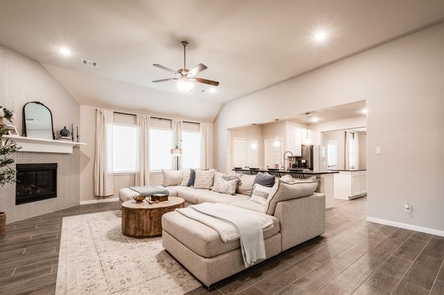 15359 Spring Lake Avenue, Mont Belvieu, TX 77523