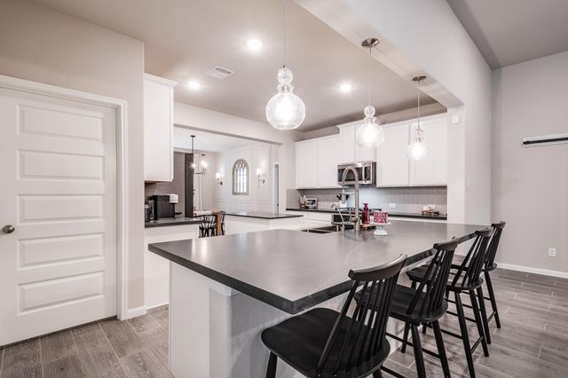 15359 Spring Lake Avenue, Mont Belvieu, TX 77523