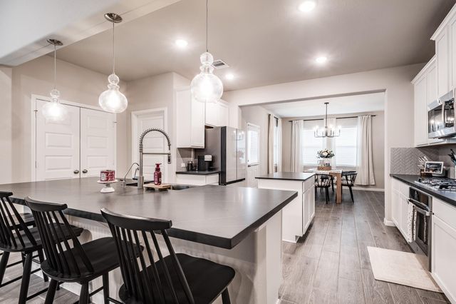 15359 Spring Lake Avenue, Mont Belvieu, TX 77523