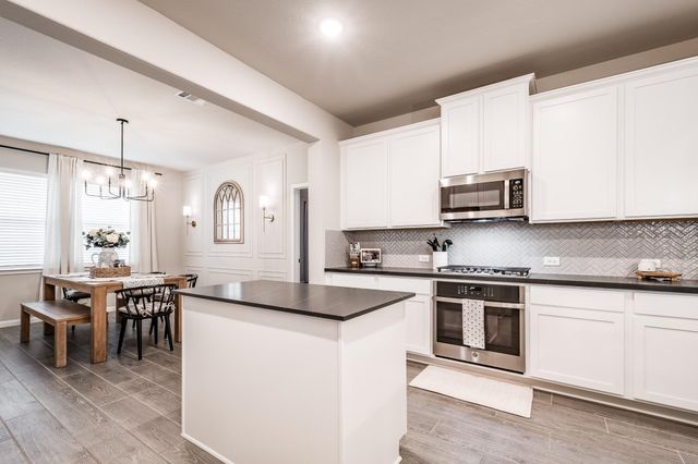 15359 Spring Lake Avenue, Mont Belvieu, TX 77523