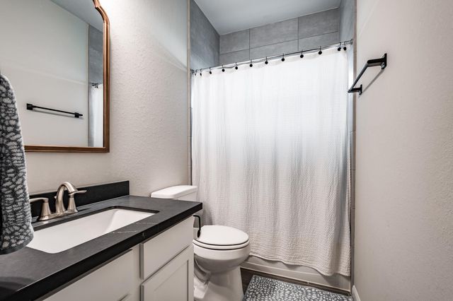 15359 Spring Lake Avenue, Mont Belvieu, TX 77523