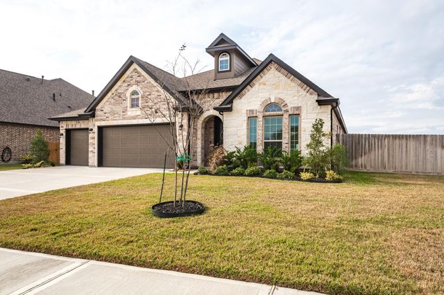 15359 Spring Lake Avenue, Mont Belvieu, TX 77523