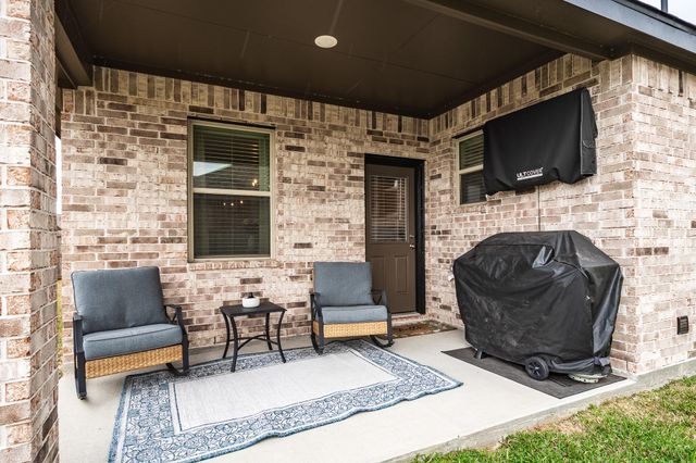 15359 Spring Lake Avenue, Mont Belvieu, TX 77523