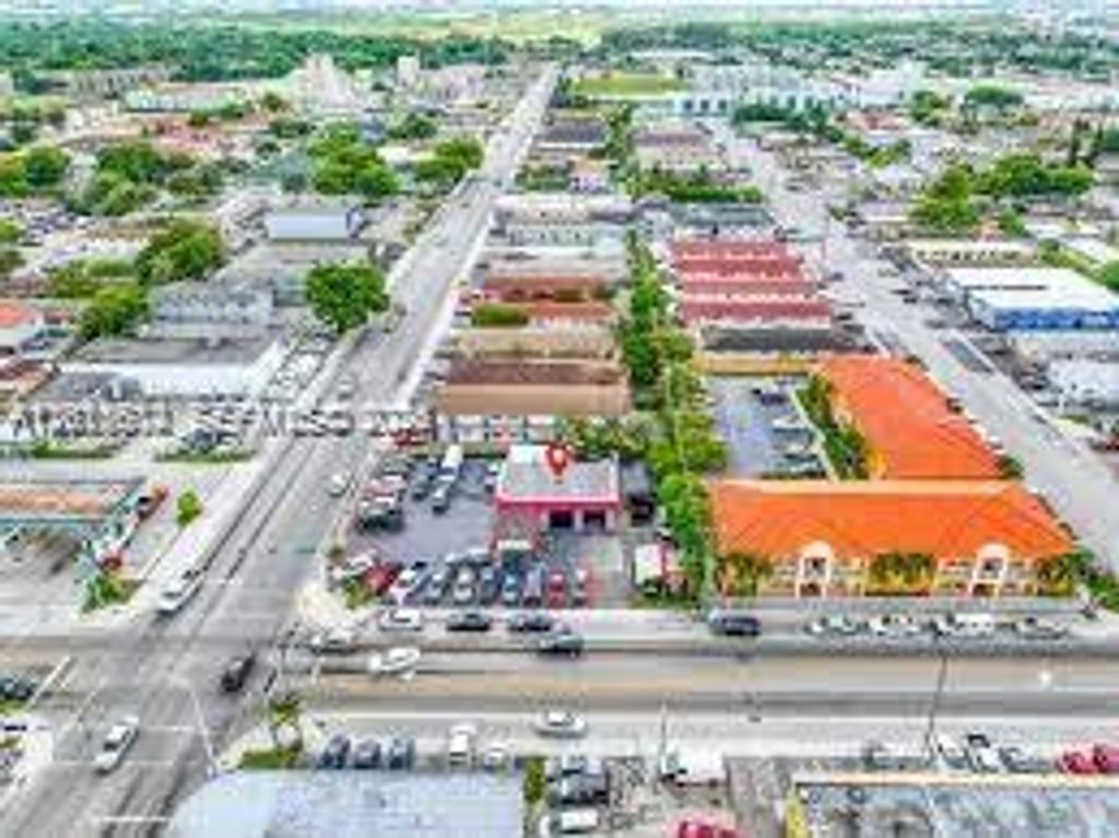 900 Palm Ave, Hialeah, FL 33010