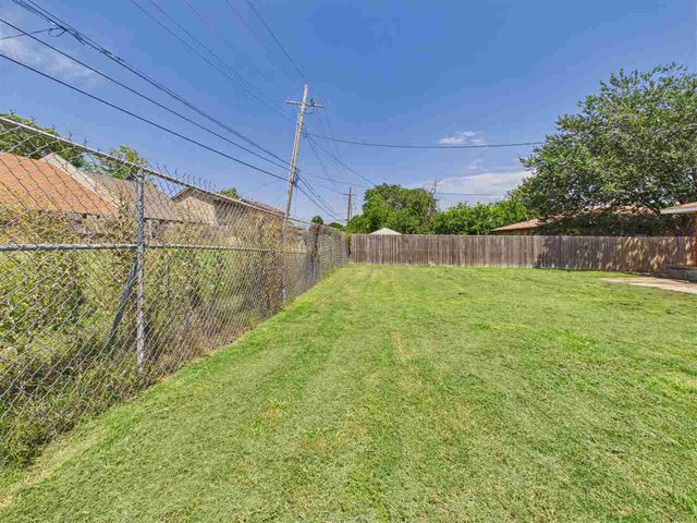 5209 NW Liberty Ave, Lawton, OK 73505