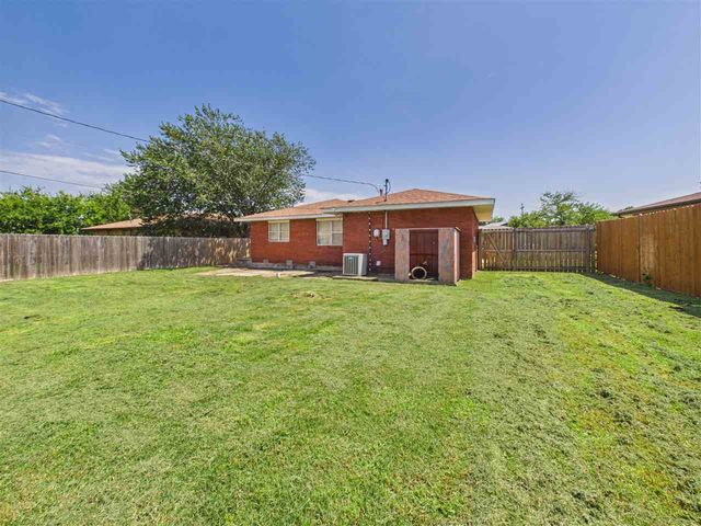5209 NW Liberty Ave, Lawton, OK 73505