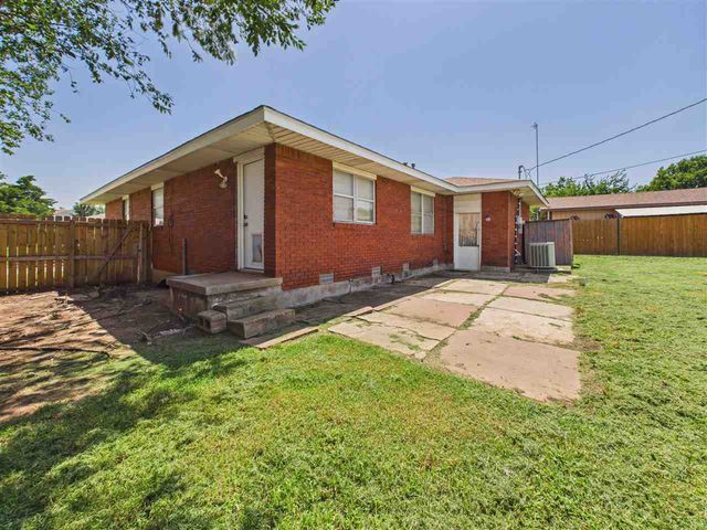 5209 NW Liberty Ave, Lawton, OK 73505