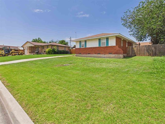 5209 NW Liberty Ave, Lawton, OK 73505