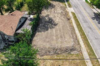 1735 E Waco, Dallas, TX 75216