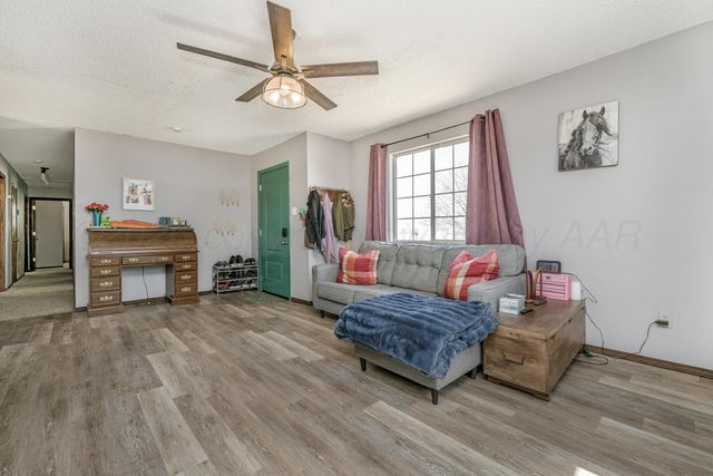 900 Goodnight Street, Claude, TX 79019