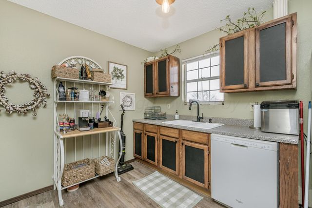 900 Goodnight Street, Claude, TX 79019