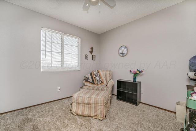 900 Goodnight Street, Claude, TX 79019