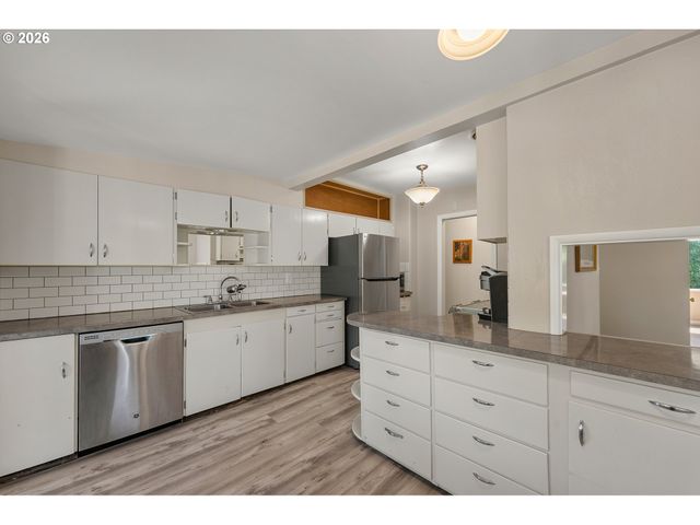 3545 Sw 90TH Ave, Portland, OR 97225