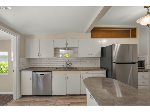 3545 Sw 90TH Ave, Portland, OR 97225