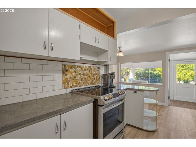 3545 Sw 90TH Ave, Portland, OR 97225