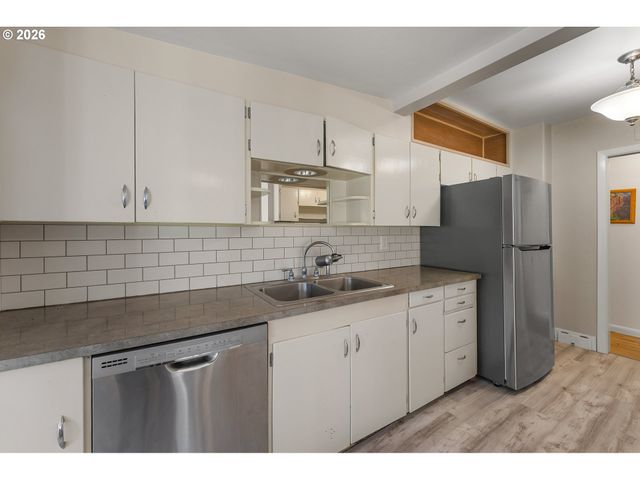 3545 Sw 90TH Ave, Portland, OR 97225
