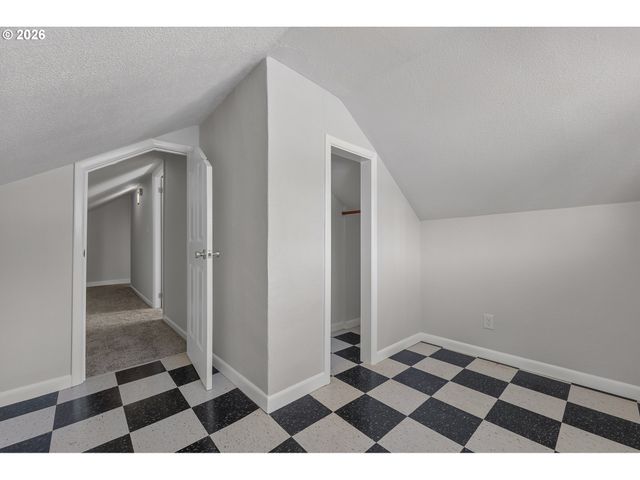 3545 Sw 90TH Ave, Portland, OR 97225