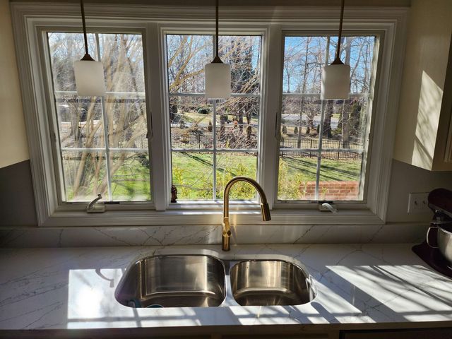 100 BUCKINGHAM PL, Waynesboro, VA 22980