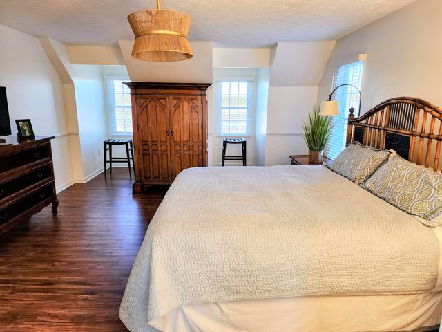 100 BUCKINGHAM PL, Waynesboro, VA 22980