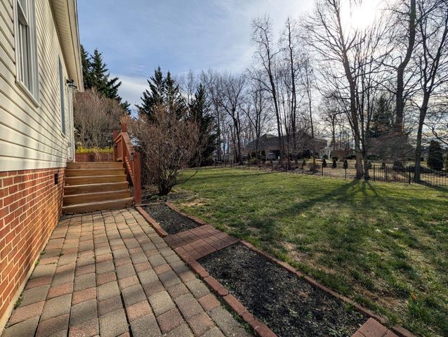 100 BUCKINGHAM PL, Waynesboro, VA 22980