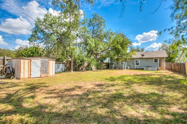 2414 Chestnut St, San Angelo, TX 76901