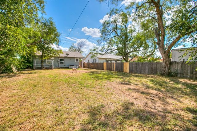 2414 Chestnut St, San Angelo, TX 76901