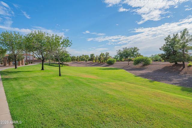 1075 E PARKVIEW Court, Gilbert, AZ 85295