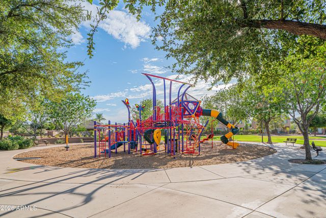 1075 E PARKVIEW Court, Gilbert, AZ 85295