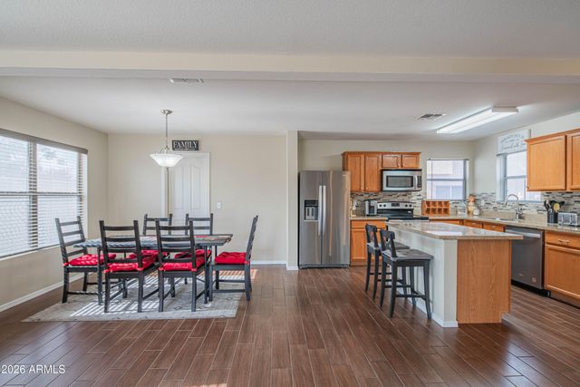 1075 E PARKVIEW Court, Gilbert, AZ 85295