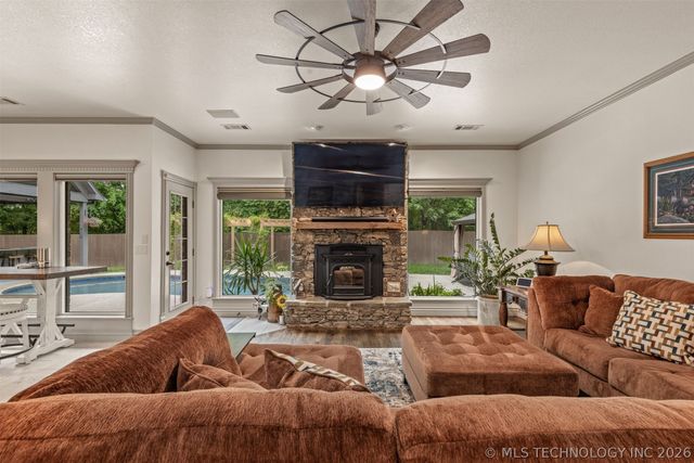 4103 Cedarwood Avenue, Sand Springs, OK 74063