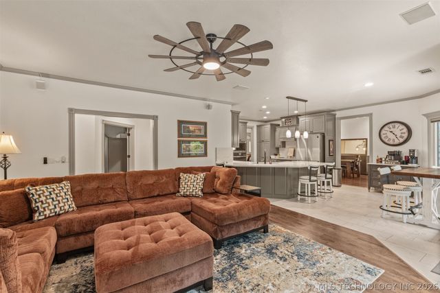 4103 Cedarwood Avenue, Sand Springs, OK 74063