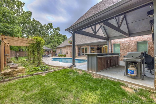 4103 Cedarwood Avenue, Sand Springs, OK 74063
