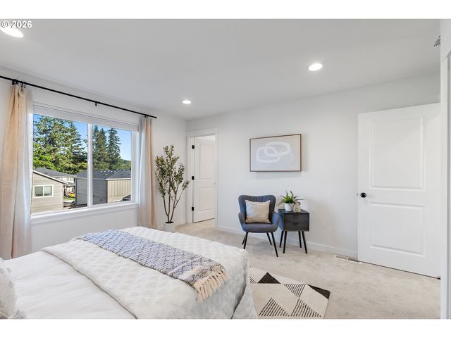 16768 Se MIST LAYER Loop, Happy Valley, OR 97086