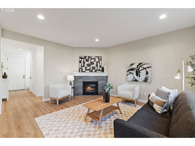 16768 Se MIST LAYER Loop, Happy Valley, OR 97086