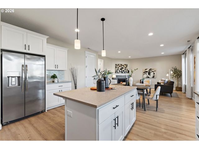 16768 Se MIST LAYER Loop, Happy Valley, OR 97086