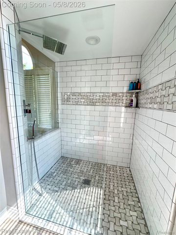 419 Roundview Drive, Rochester, MI 48307