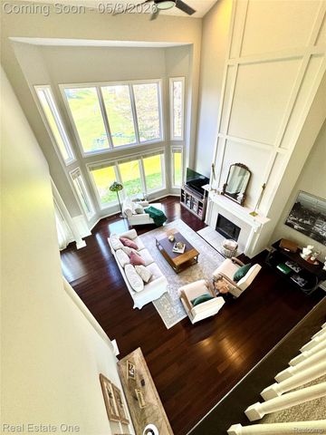 419 Roundview Drive, Rochester, MI 48307