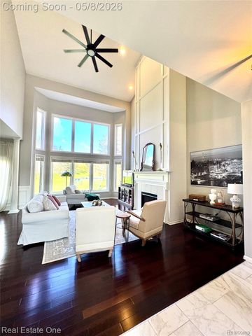 419 Roundview Drive, Rochester, MI 48307