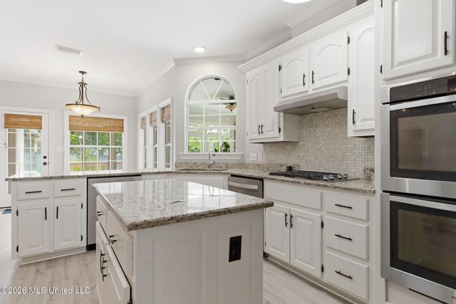 2037 Mauvilla Cove, Biloxi, MS 39531