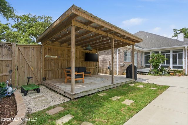 2037 Mauvilla Cove, Biloxi, MS 39531