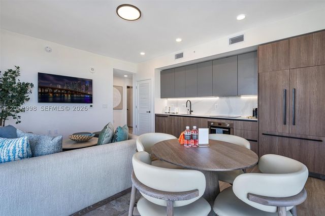 580 72nd St 1410, Miami Beach, FL 33141