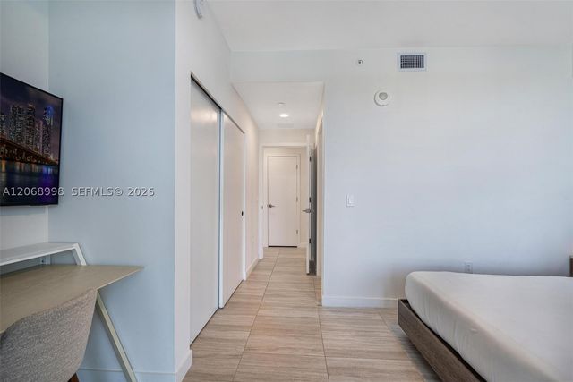 580 72nd St 1410, Miami Beach, FL 33141
