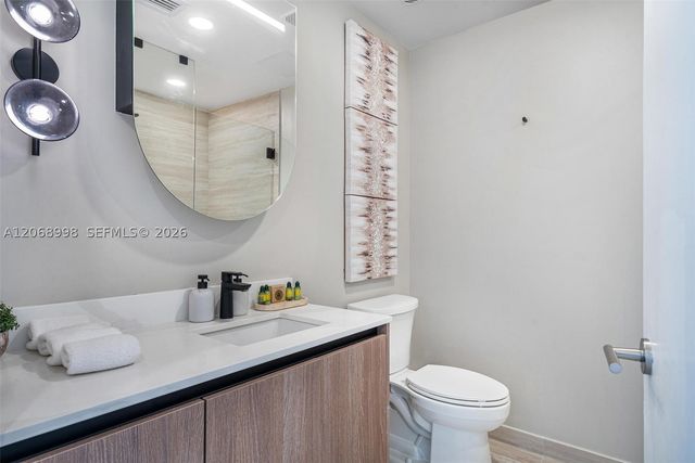 580 72nd St 1410, Miami Beach, FL 33141