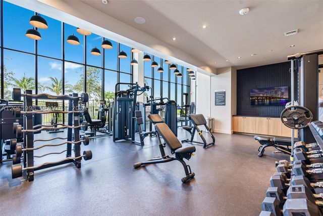 580 72nd St 1410, Miami Beach, FL 33141