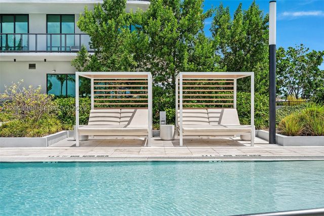580 72nd St 1410, Miami Beach, FL 33141