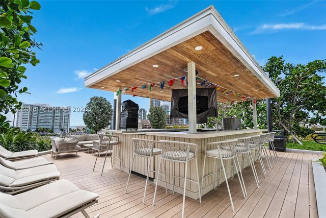 580 72nd St 1410, Miami Beach, FL 33141