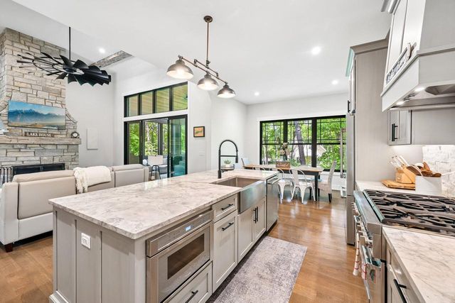 542 Berwyn DRIVE, Fontana, WI 53125